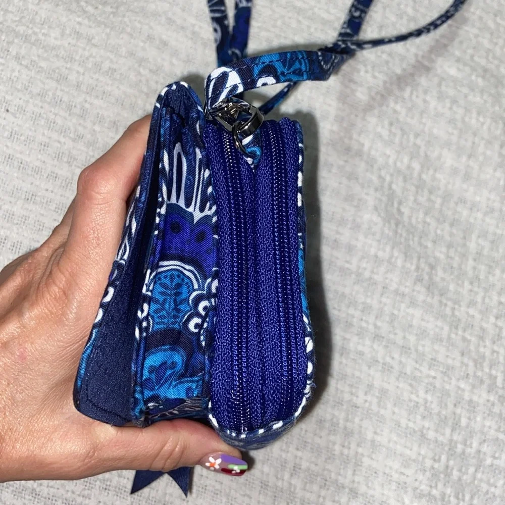 Like new Vera Bradley floral 3-in-1 Crossbody